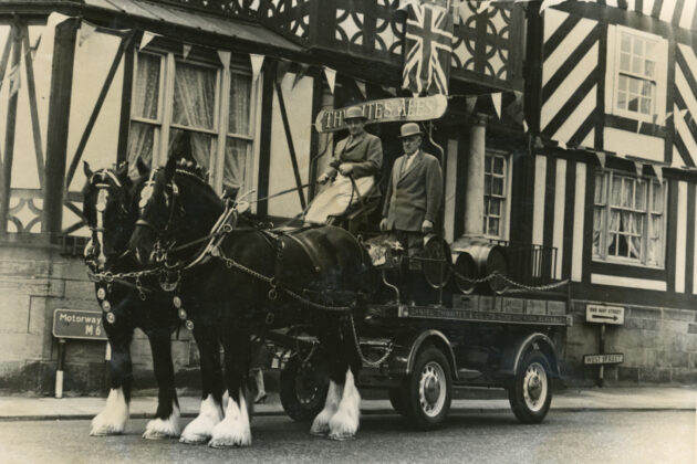 Horse and wagon outside the Lion and Swan pub